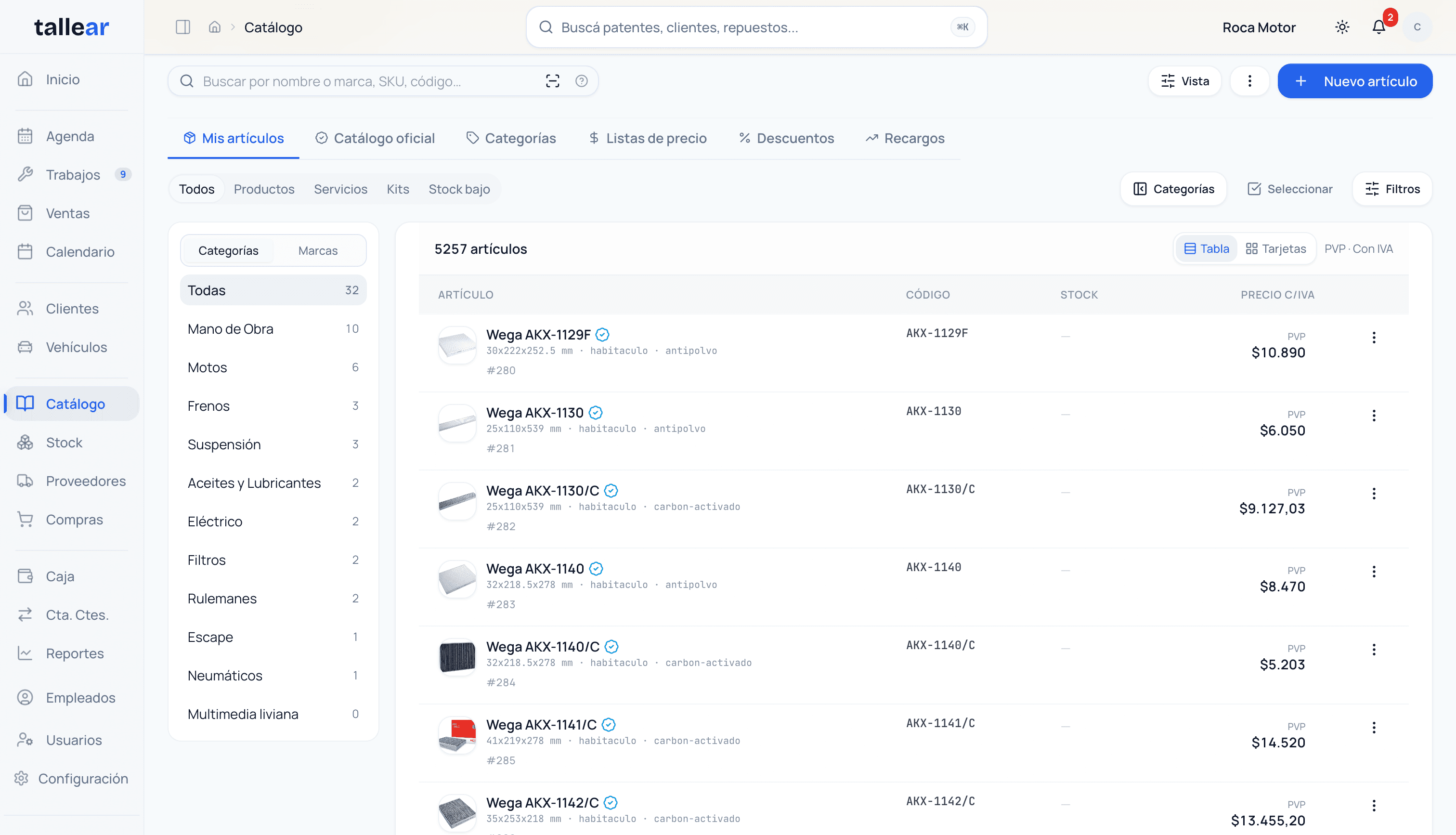 Catálogo e inventario de artículos con stock, códigos y precios.